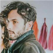 GIOVANE SCRITTORE PER RIPETIZIONI MATERIE UMANISTICHE